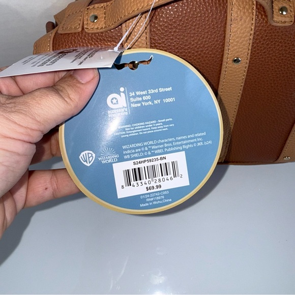 NWT HARRY POTTER Hogwarts school trunk crossbody cosplay fandom purse - Picture 5 of 7